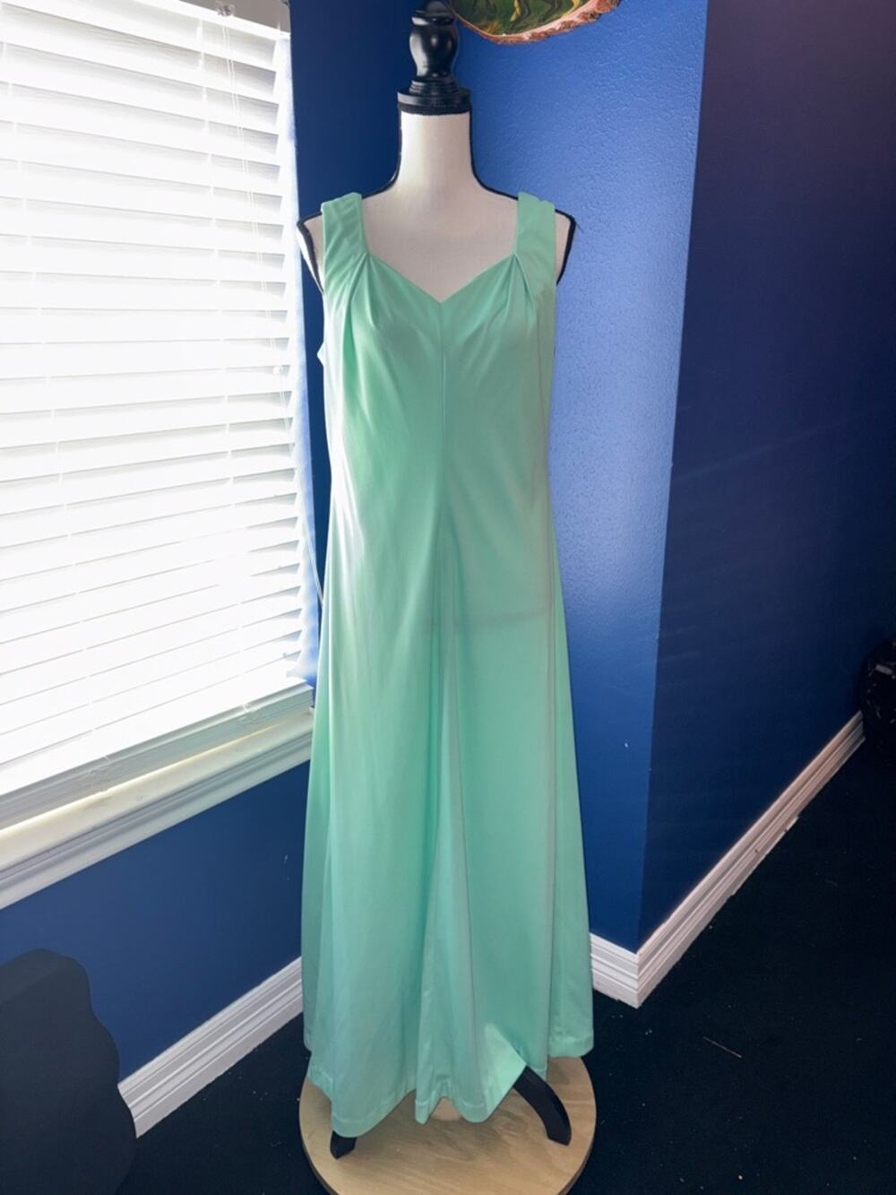 Vintage 1970s Mint Green Sleeveless Maxi Dress | Effortless Retro Elegance 🌿